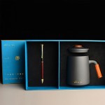 紫砂杯、紅木簽字筆商務(wù)套裝
